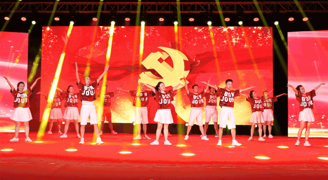 d89622cb01314a9cbc2e1a37901cc582.gif