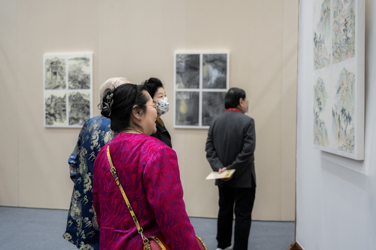 13.展览现场.jpg