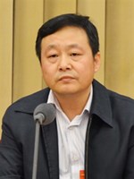 张　强
